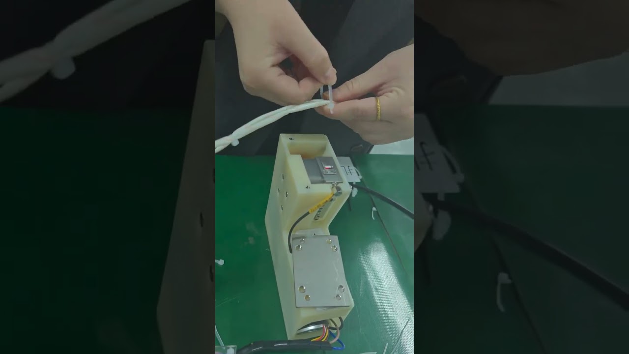 高效便携式扎带工具，易于安装，可快速自动切割多条扎带